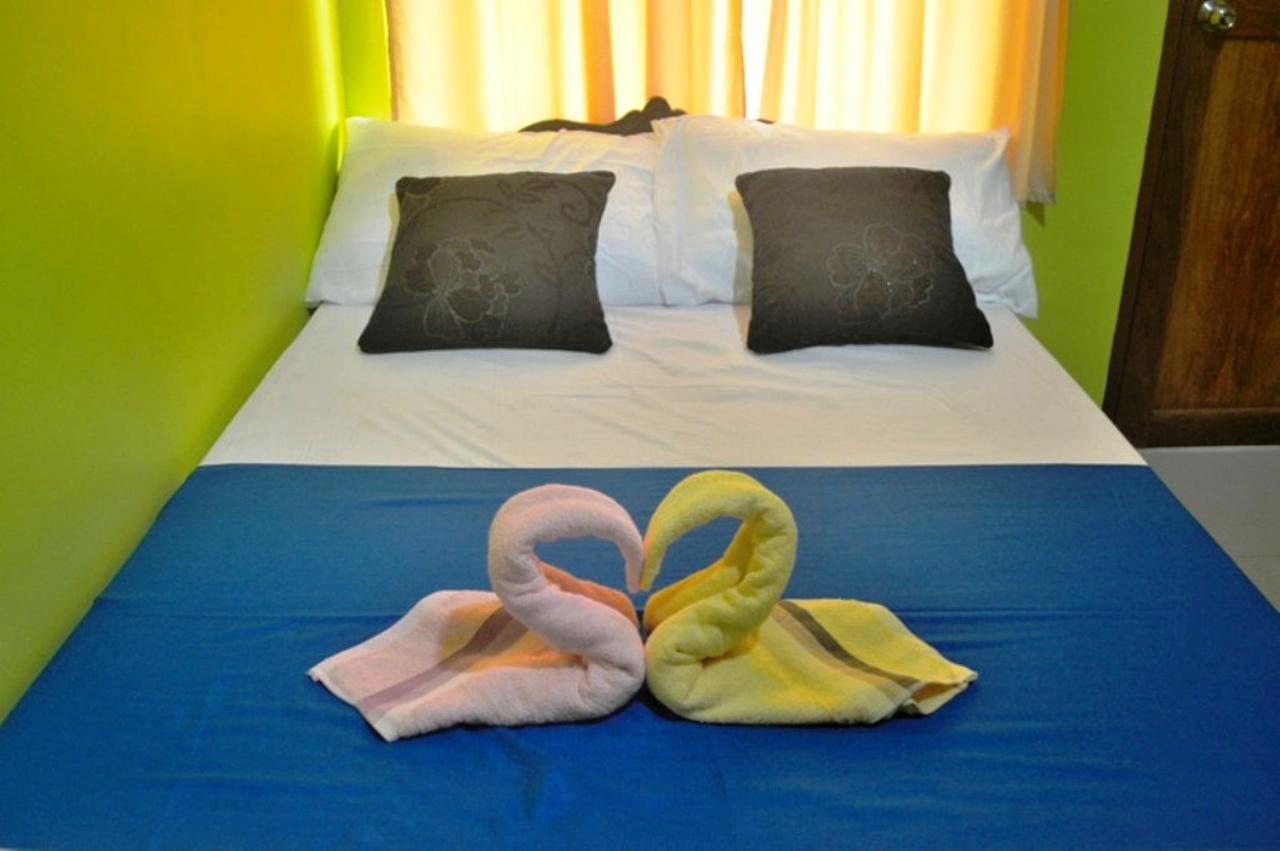 Amelia Homestay Puerto Princesa Eksteriør billede
